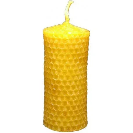 Candle with honeycombs (Burns ~ 8h.)